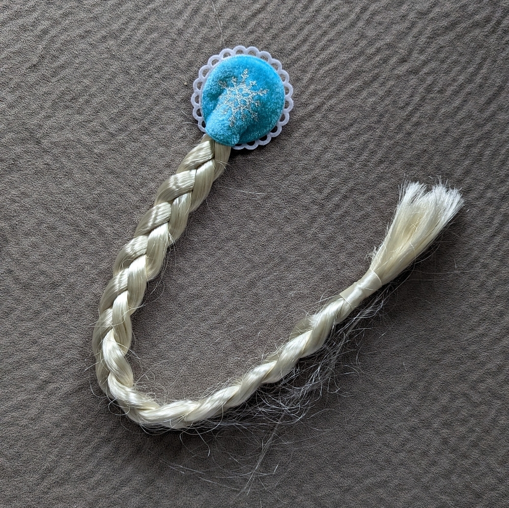 Frozen Elsa Blonde Braided Hair Extension Clip – Dress Up & Pretend Play